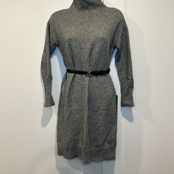 Plenty Knit sweater dress “Love, Finn” - Picture 2 of 4